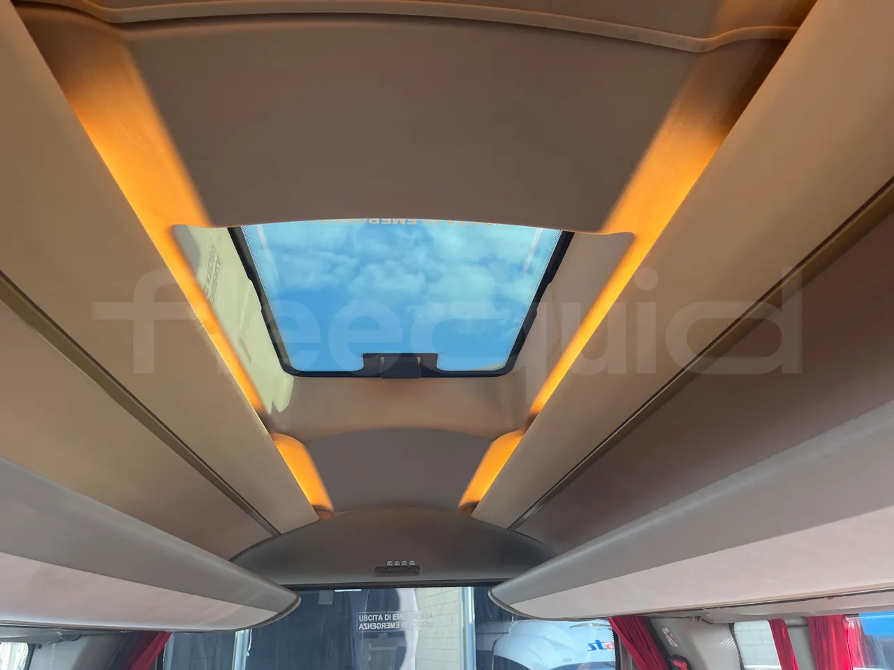 Iveco Irisbus France SFR310/ Euro 5 - 331 Kw - 13.854 Mt - roof hatch 2