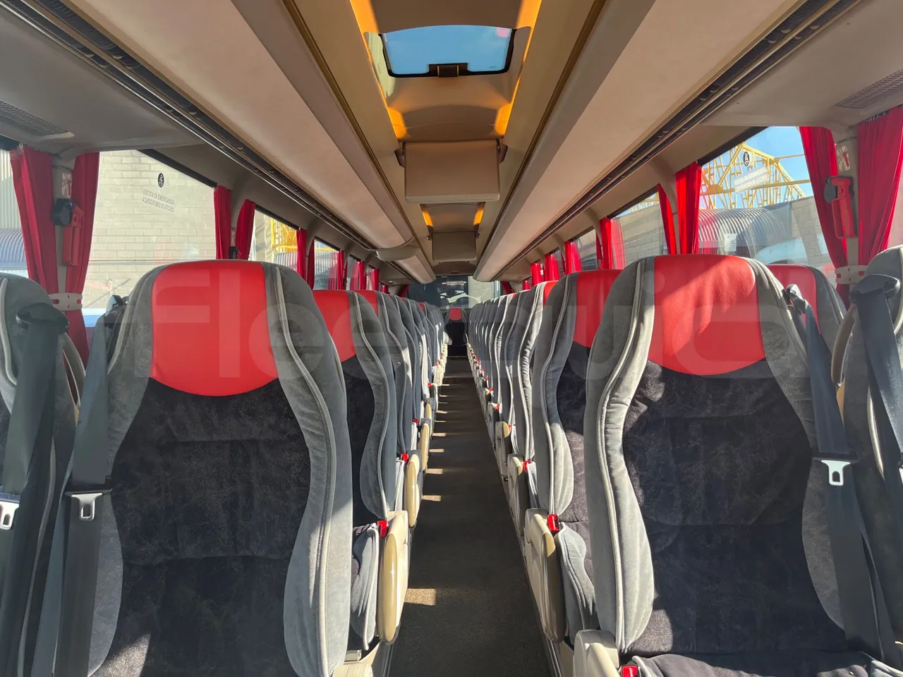 Iveco Irisbus France SFR310/ Euro 5 - 331 Kw - 13.854 Mt - interior reverse seats driver height
