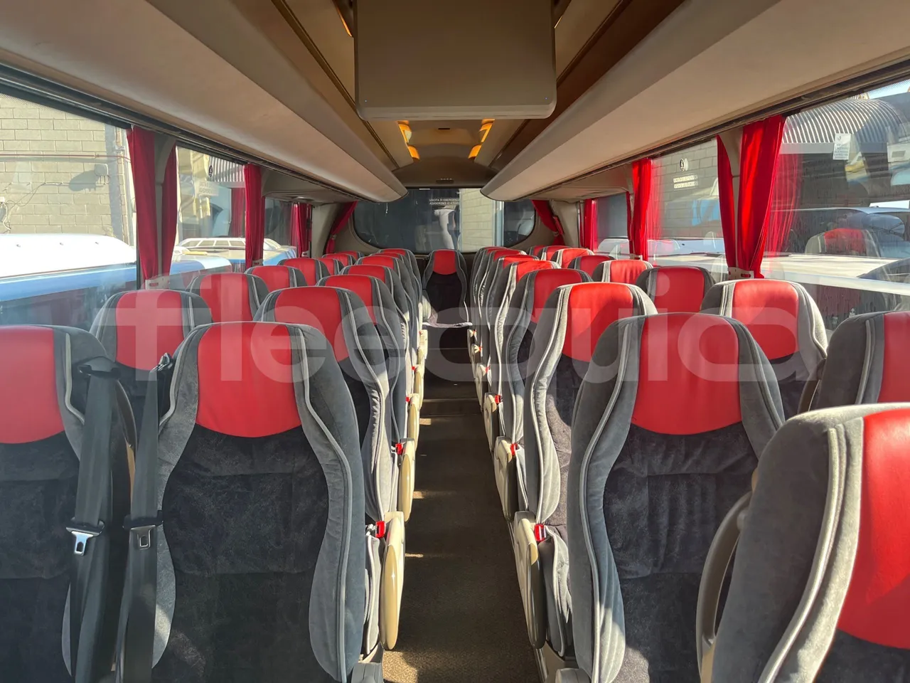 Iveco Irisbus France SFR310/ Euro 5 - 331 Kw - 13.854 Mt - reverse view middle aisle