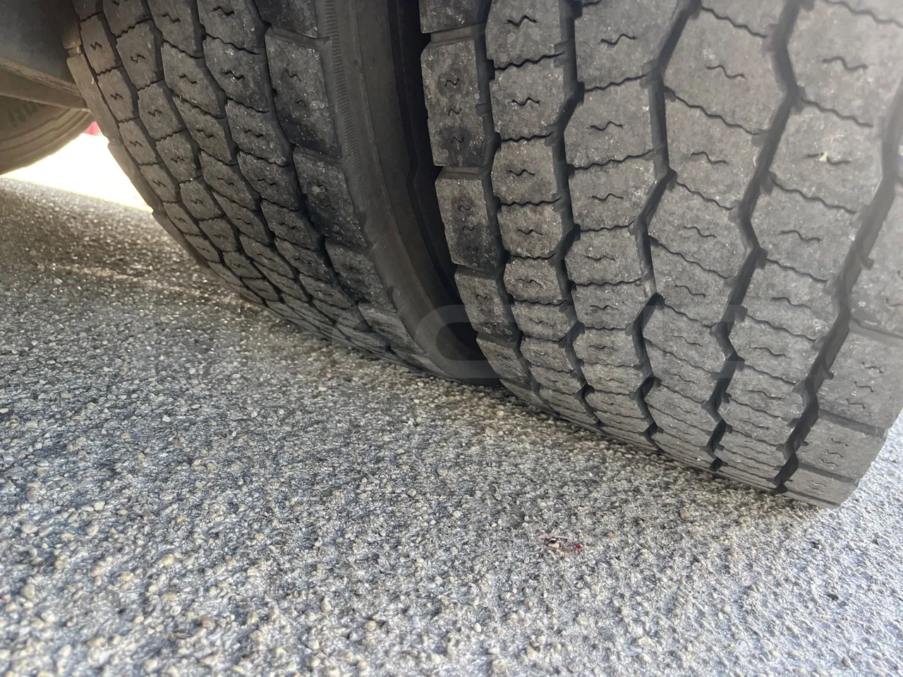 Iveco Irisbus France SFR310/ Euro 5 - 331 Kw - 13.854 Mt - tread condition front tires left