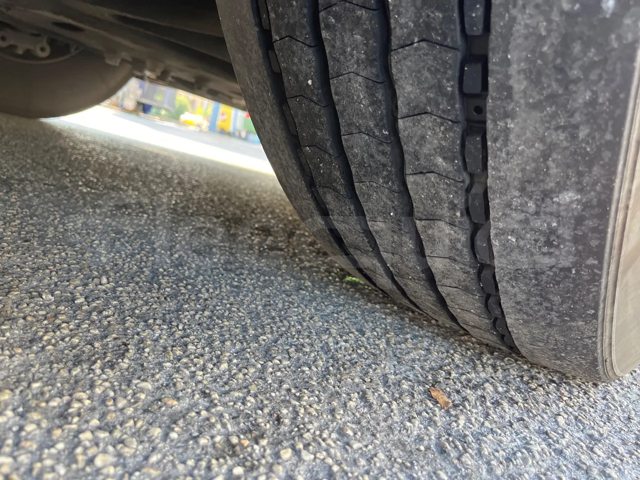 Iveco Irisbus France SFR310/ Euro 5 - 331 Kw - 13.854 Mt - tread condition front tires right