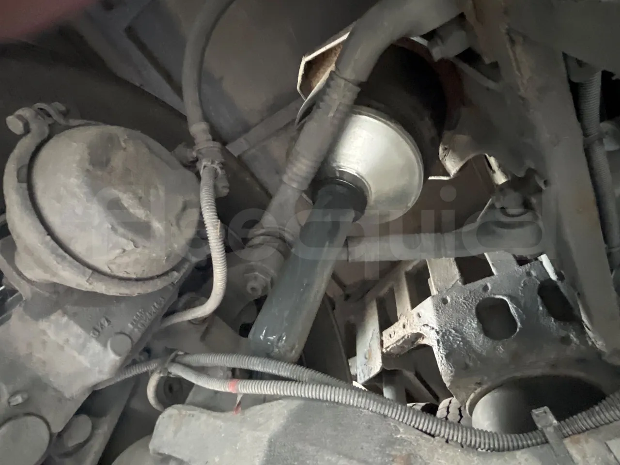 Iveco Irisbus France SFR310/ Euro 5 - 331 Kw - 13.854 Mt - axel 3 shock absorbers 1 left