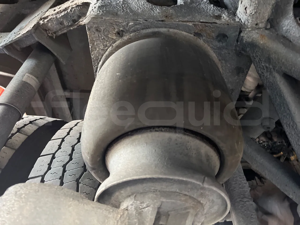Iveco Irisbus France SFR310/ Euro 5 - 331 Kw - 13.854 Mt - axle 2 shock absorbers 2 left