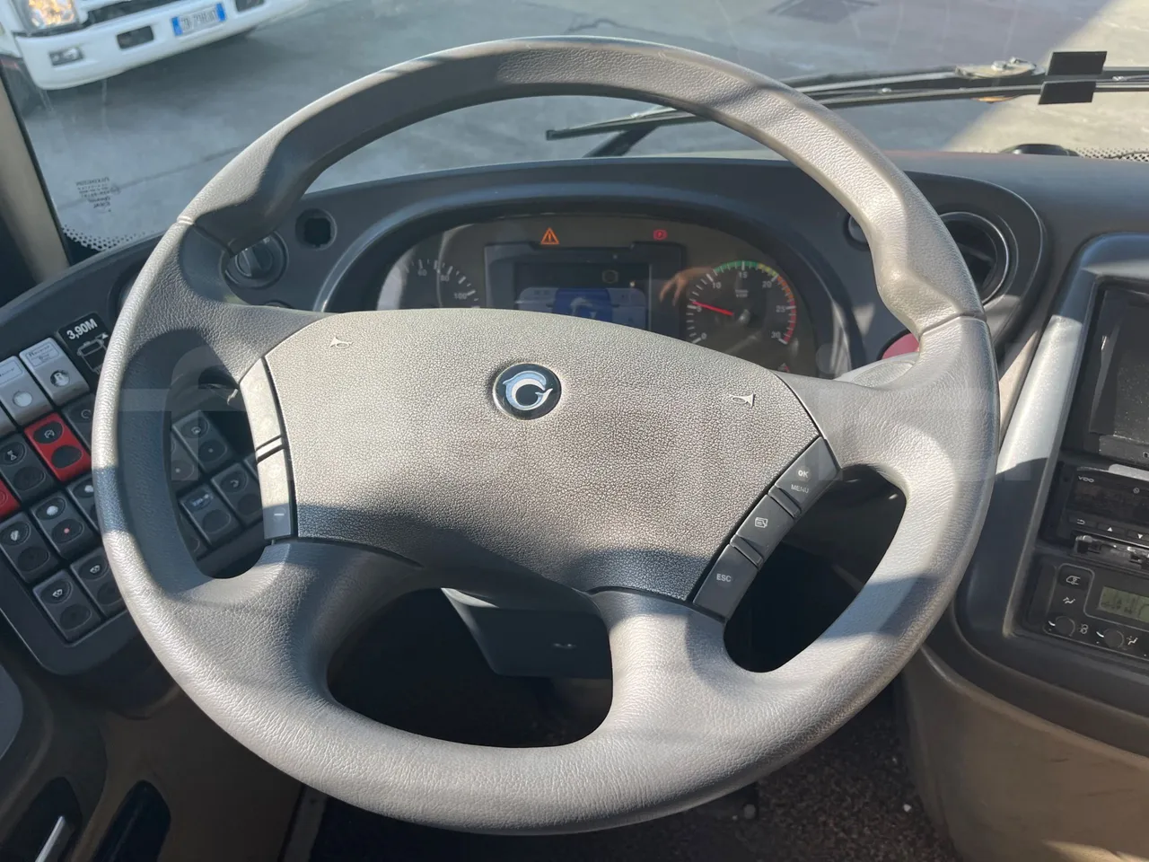Iveco Irisbus France SFR310/ Euro 5 - 331 Kw - 13.854 Mt - steering wheel photo
