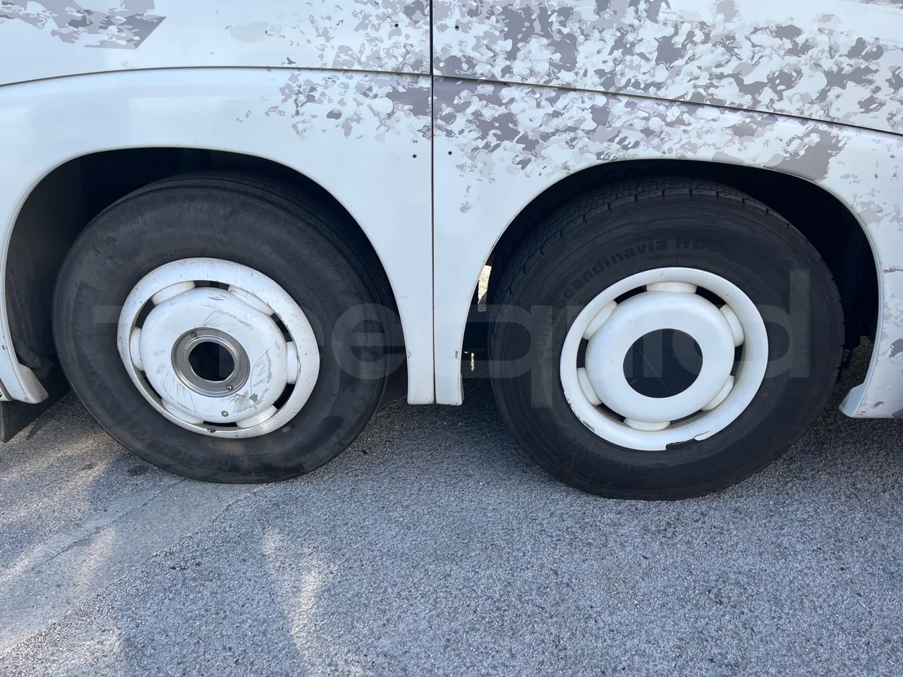 Iveco Irisbus France SFR310/ Euro 5 - 331 Kw - 13.854 Mt - rear left tire photo