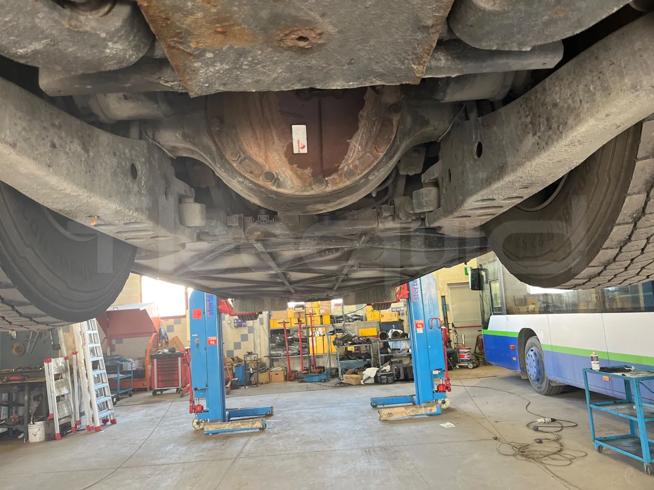 Iveco Irisbus France SFR310/ Euro 5 - 331 Kw - 13.854 Mt - axle 3 central