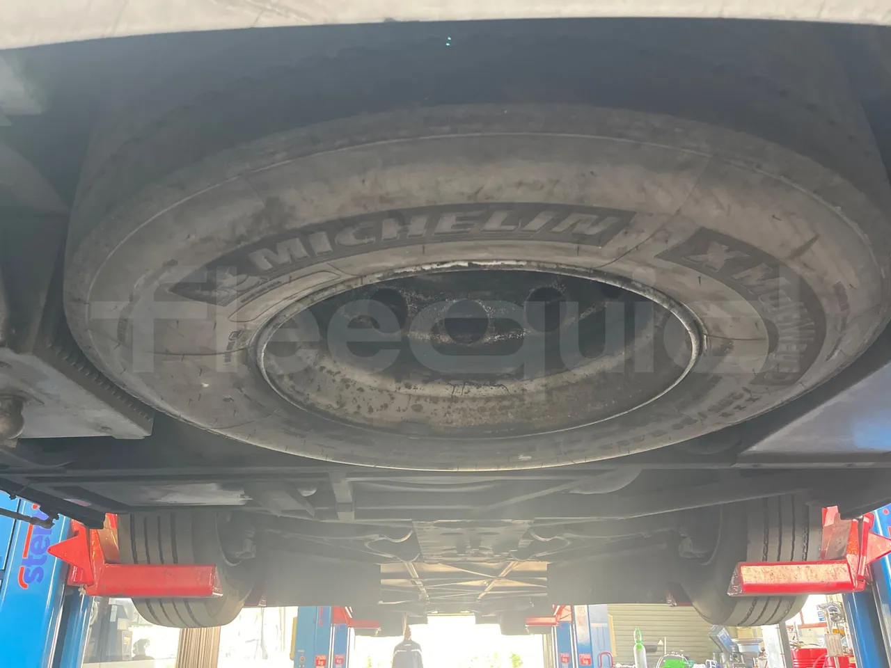 Iveco Irisbus France SFR310/ Euro 5 - 331 Kw - 13.854 Mt - front undercarriage from front