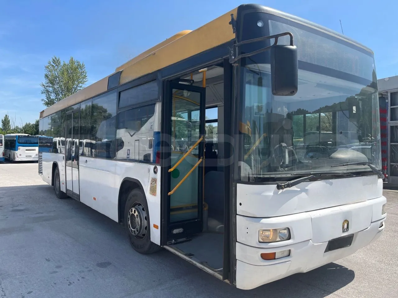 Man Lion's City T A78 - EUR4 - 191kW - 11.857m - 3/4 front right doors (mandatory for bus to scrap)