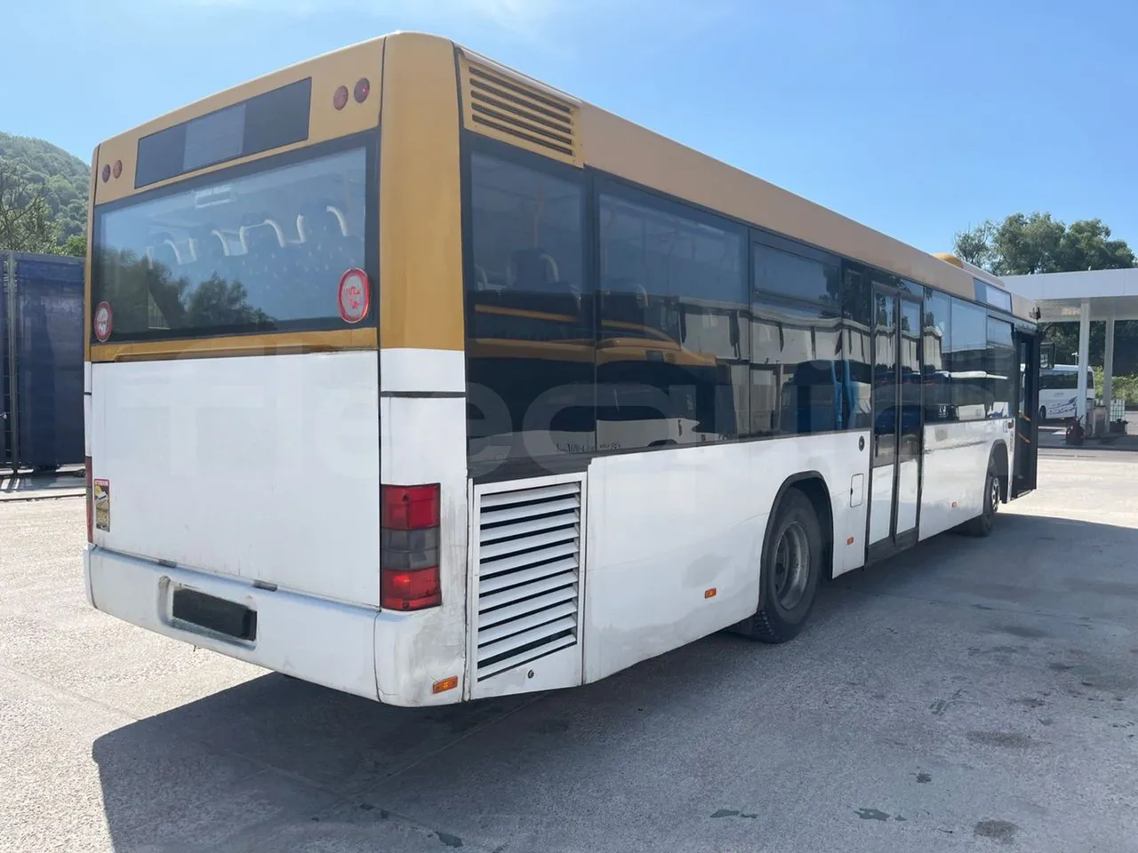 Man Lion's City T A78 - EUR4 - 191kW - 11.857m - 3/4 right rear doors closed