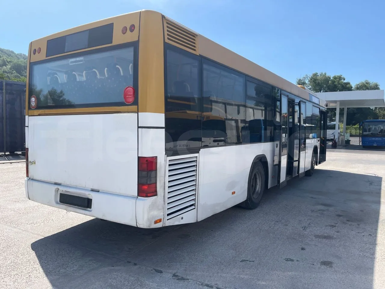 Man Lion's City T A78 - EUR4 - 191kW - 11.857m - 3/4 right rear doors open