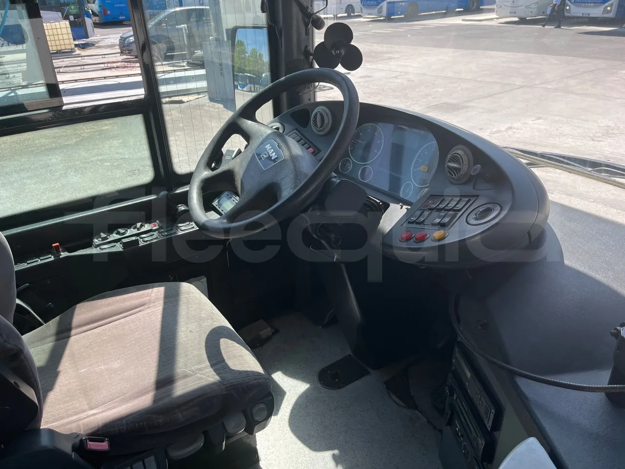 Man Lion's City T A78 - EUR4 - 191kW - 11.857m - buttons panels on (mandatory for bus to scrap)