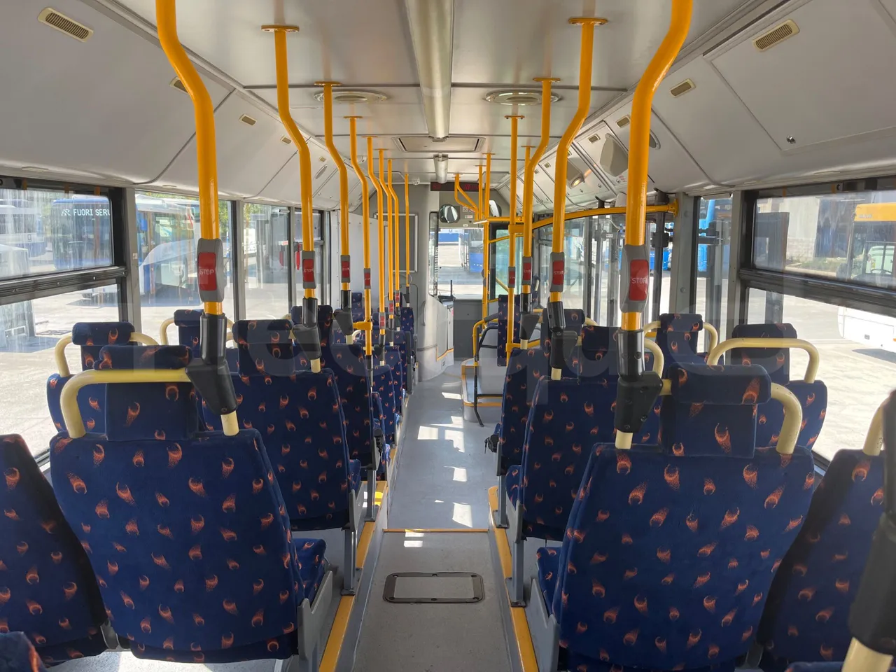 Man Lion's City T A78 - EUR4 - 191kW - 11.857m - forward view middle aisle