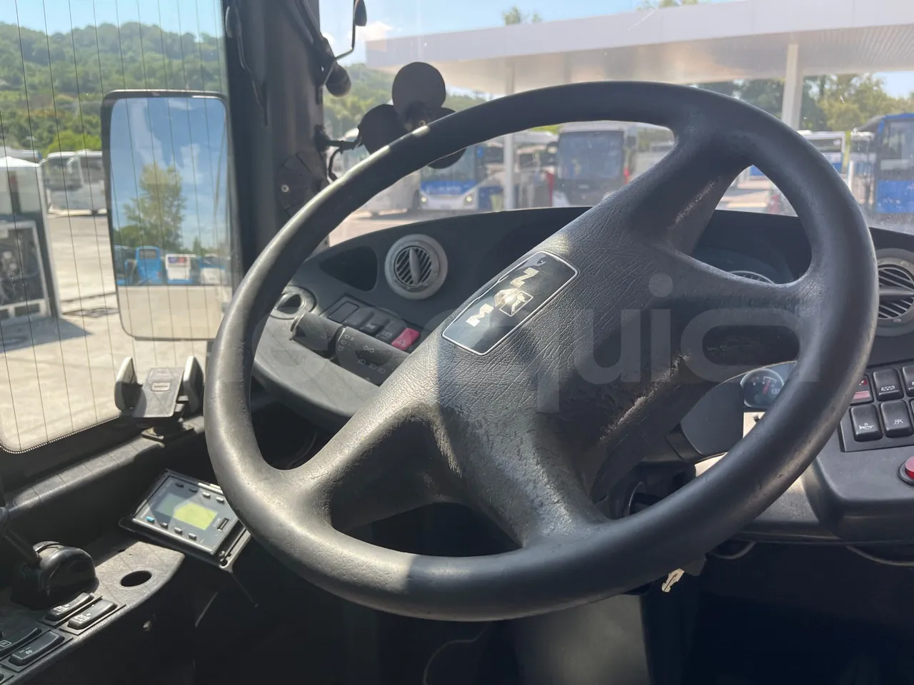 Man Lion's City T A78 - EUR4 - 191kW - 11.857m - steering wheel photo
