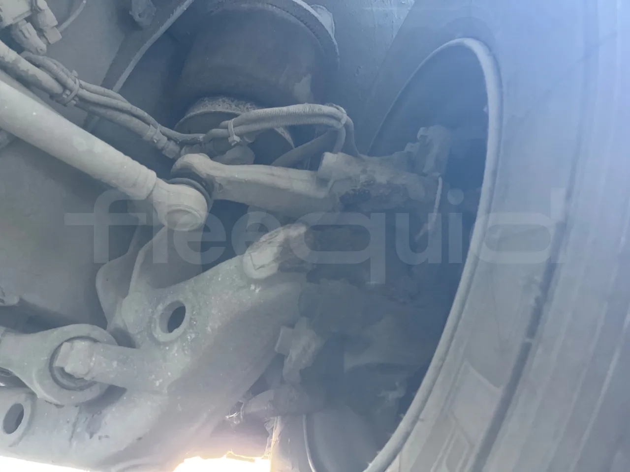 Man Lion's City T A78 - EUR4 - 191kW - 11.857m - front axle left side