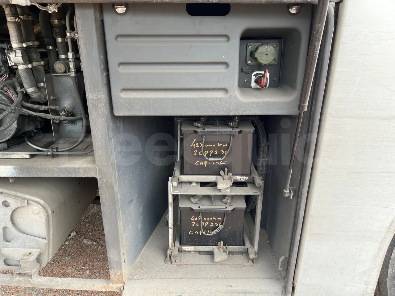 Man Lion's Coach R07 - Euro5 - 294kW - 12mt - engine plate photo