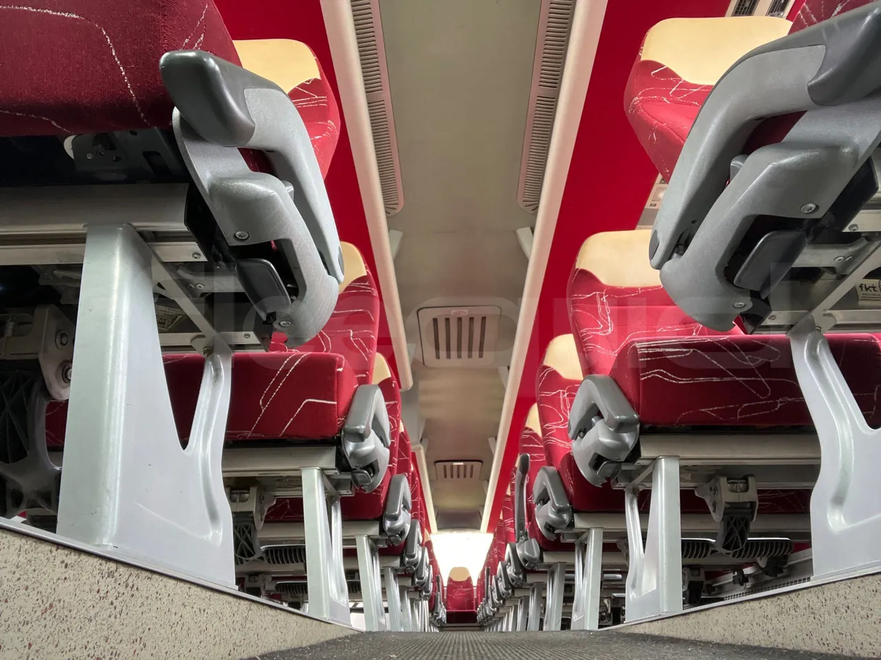 Man Lion's Coach R07 - Euro5 - 294kW - 12mt - camera accessories photo