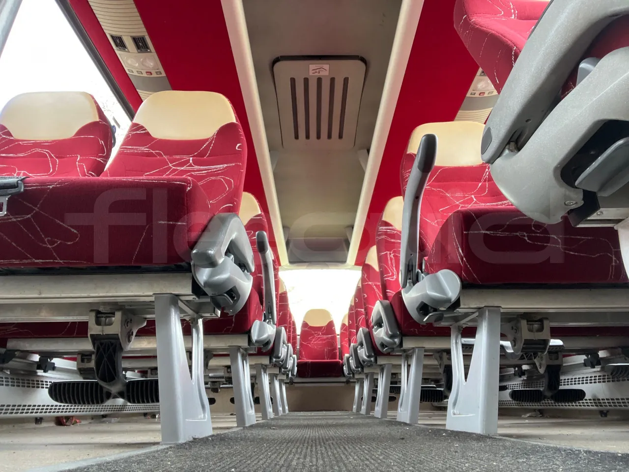 Man Lion's Coach R07 - Euro5 - 294kW - 12mt - seat brackets photo