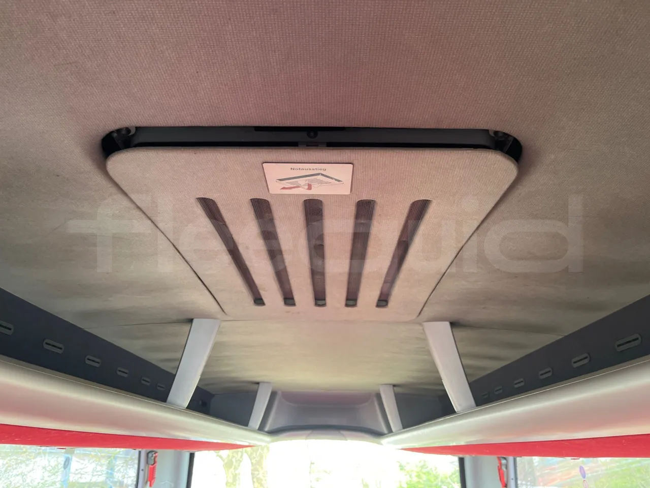 Man Lion's Coach R07 - Euro5 - 294kW - 12mt - roof hatch 1