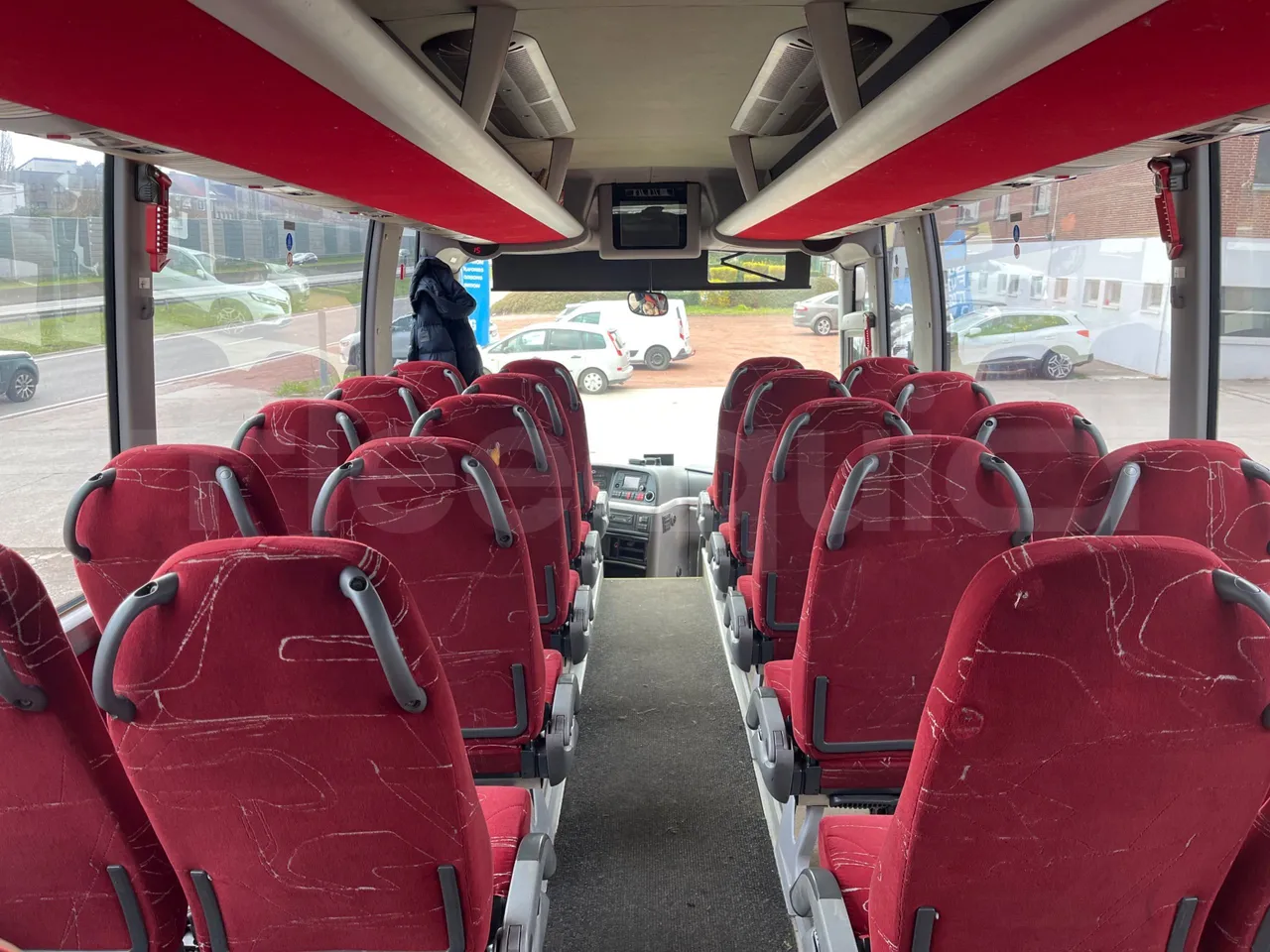 Man Lion's Coach R07 - Euro5 - 294kW - 12mt - forward view middle aisle