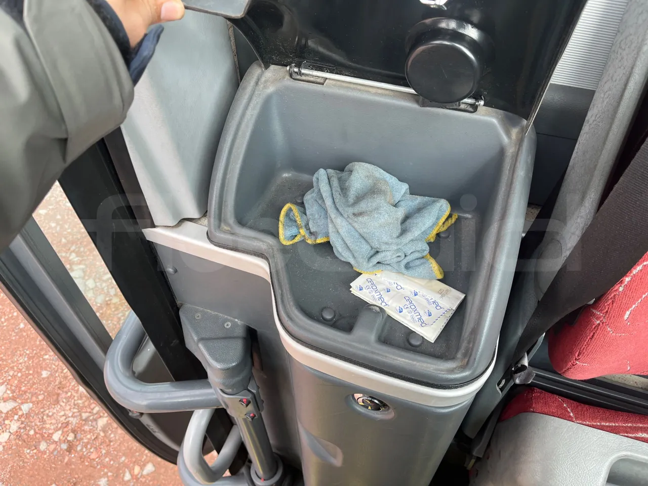 Man Lion's Coach R07 - Euro5 - 294kW - 12mt - power outlets detail