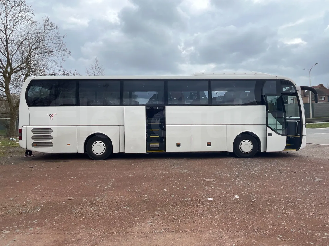Man Lion's Coach R07 - Euro5 - 294kW - 12mt - right side doors closed
