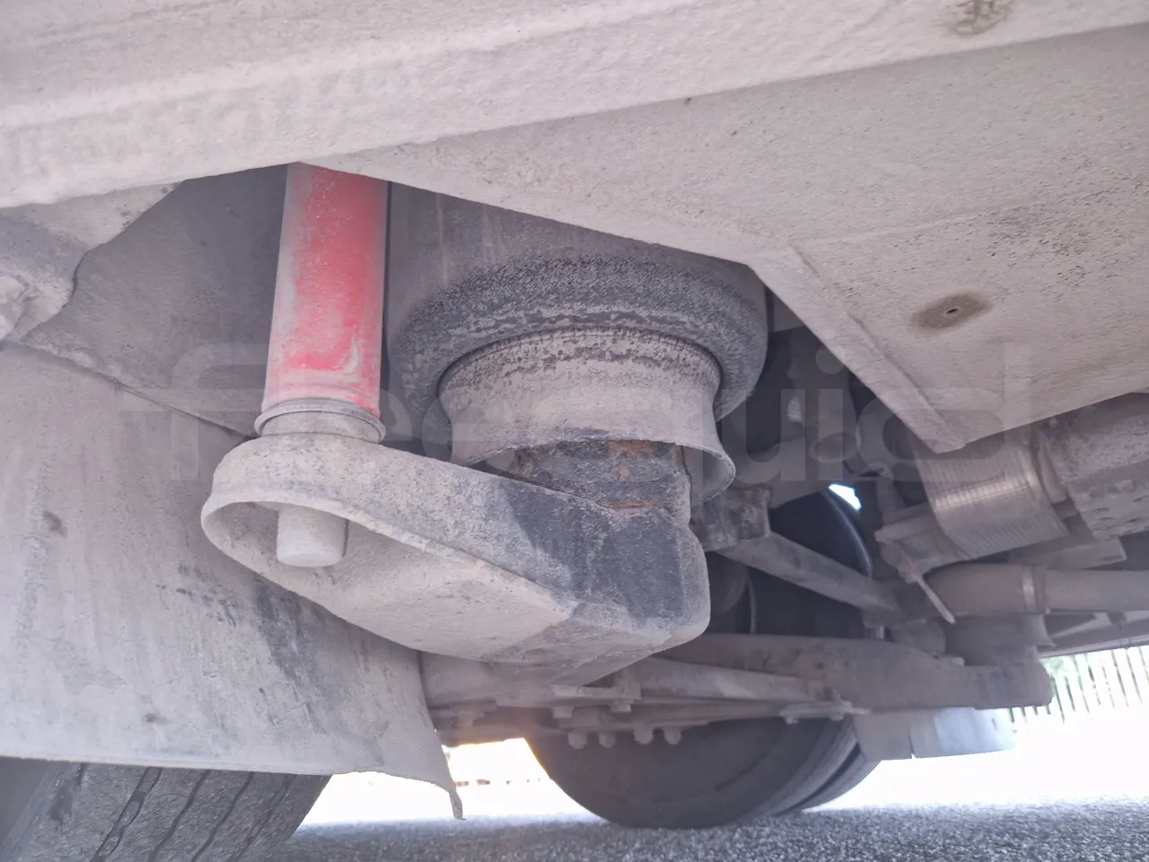 Setra S315 UL-EUR3-12m-185Kw - axel 2 air springs 2 left
