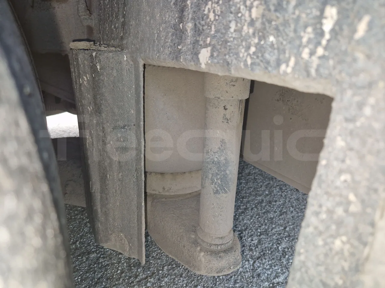 Setra S315 UL-EUR3-12m-185Kw - axel 2 air springs 1 right