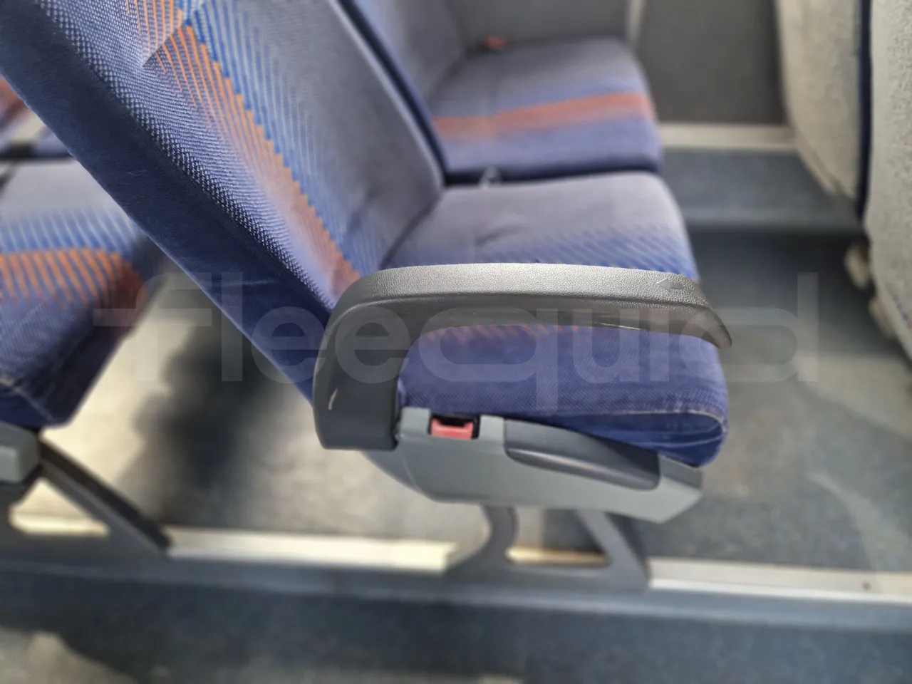 Setra S315 UL-EUR3-12m-185Kw - armrest detail photo