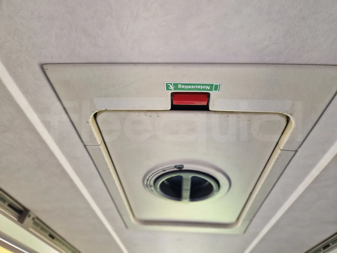 Setra S315 UL-EUR3-12m-185Kw - roof hatch 1