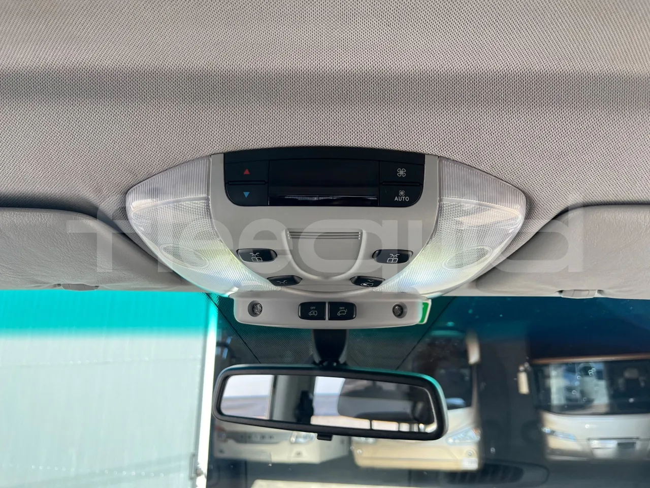 Mercedes-Benz Viano 639/2 - EUR5 - 120kW - 4.993m - onboard devices 1