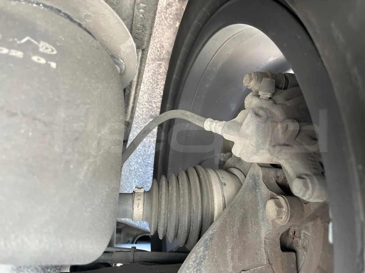 Mercedes-Benz Viano 639/2 - EUR5 - 120kW - 4.993m - axle 2 caliper brakes left