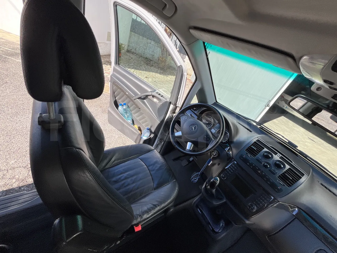 Mercedes-Benz Viano 639/2 - EUR5 - 120kW - 4.993m - driver's seat photo