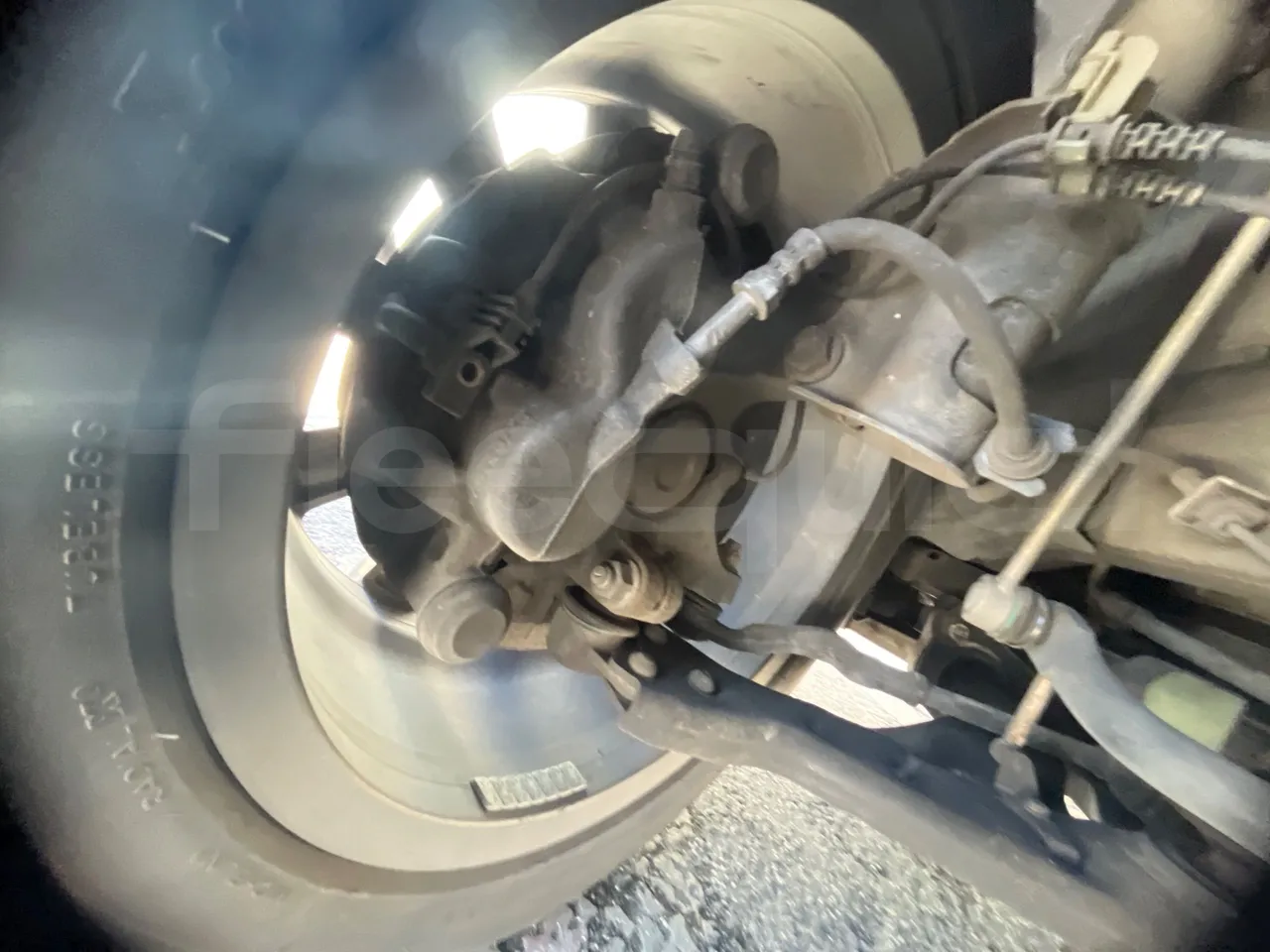 Mercedes-Benz Viano 639/2 - EUR5 - 120kW - 4.993m - front brake calipers right