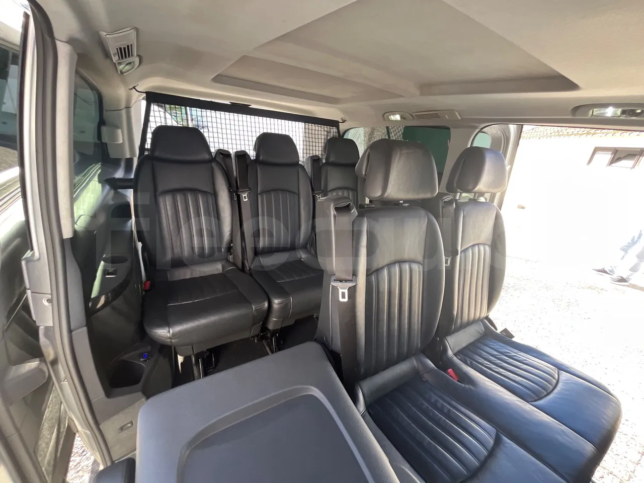Mercedes-Benz Viano 639/2 - EUR5 - 120kW - 4.993m - forward view all seats last row height