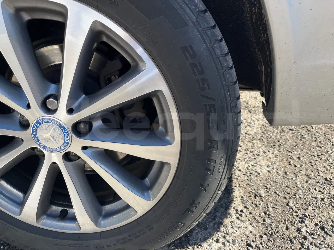 Mercedes-Benz Viano 639/2 - EUR5 - 120kW - 4.993m - tread condition front tires right