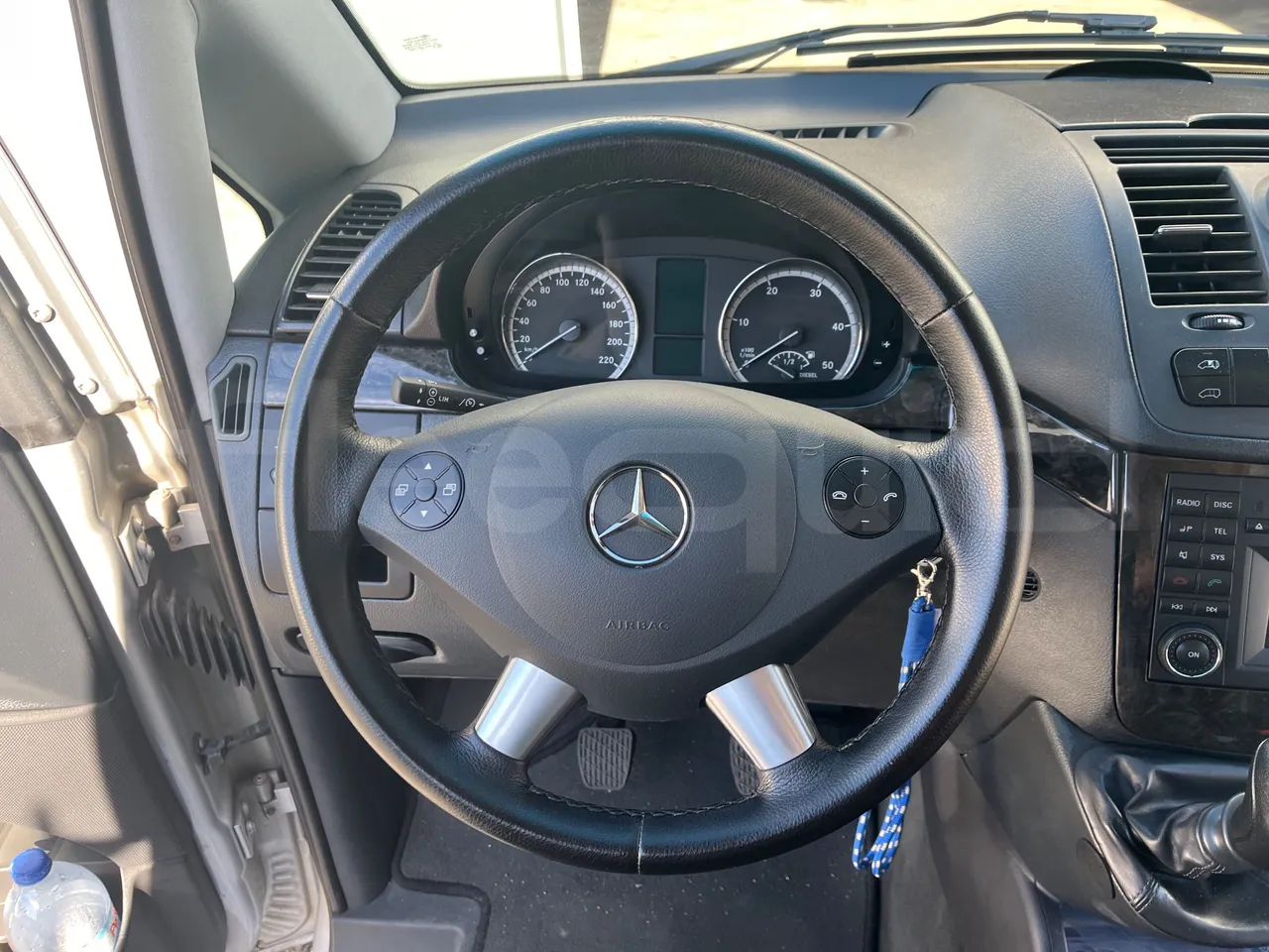 Mercedes-Benz Viano 639/2 - EUR5 - 120kW - 4.993m - steering wheel photo