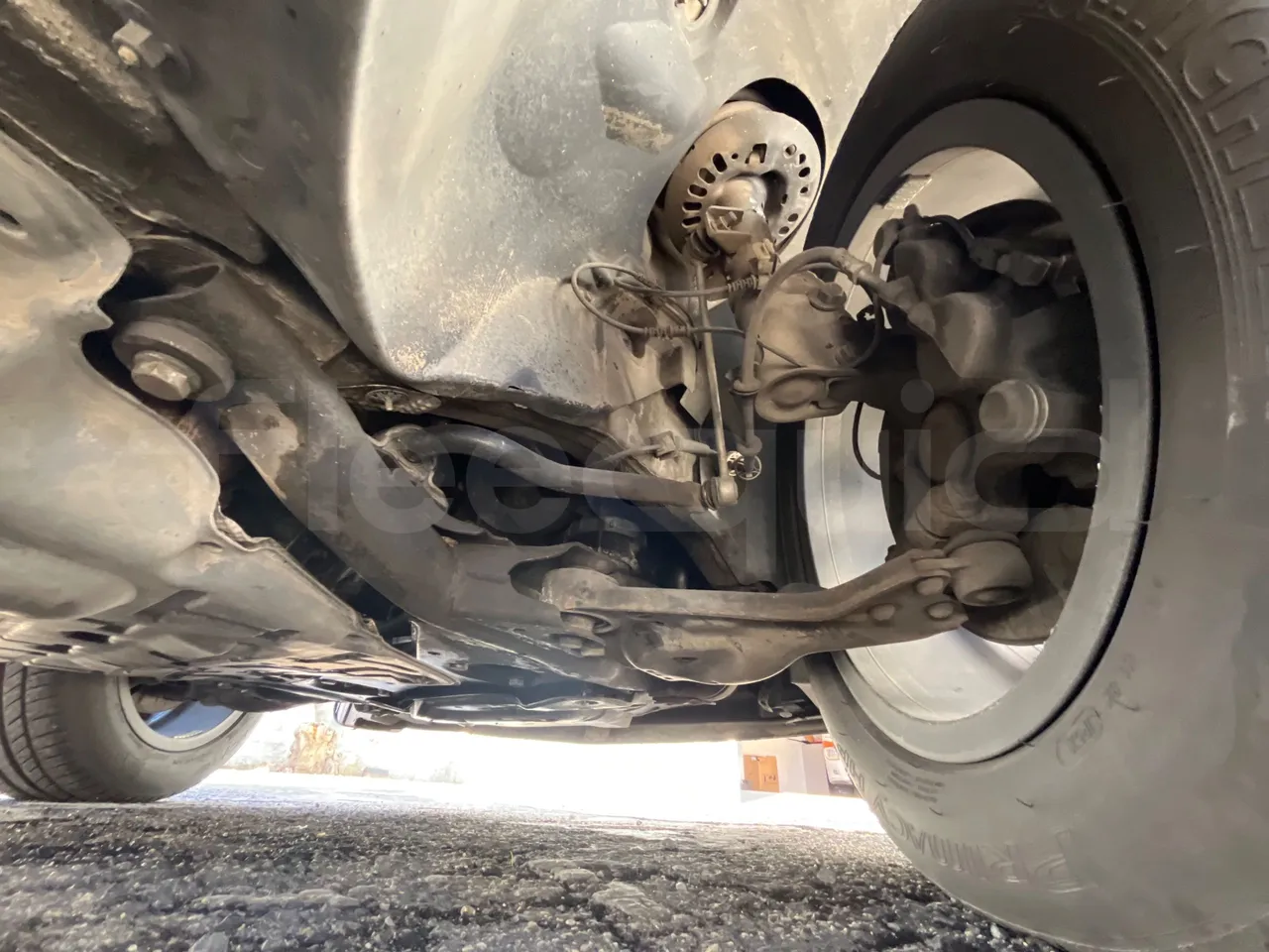 Mercedes-Benz Viano 639/2 - EUR5 - 120kW - 4.993m - front axle left side