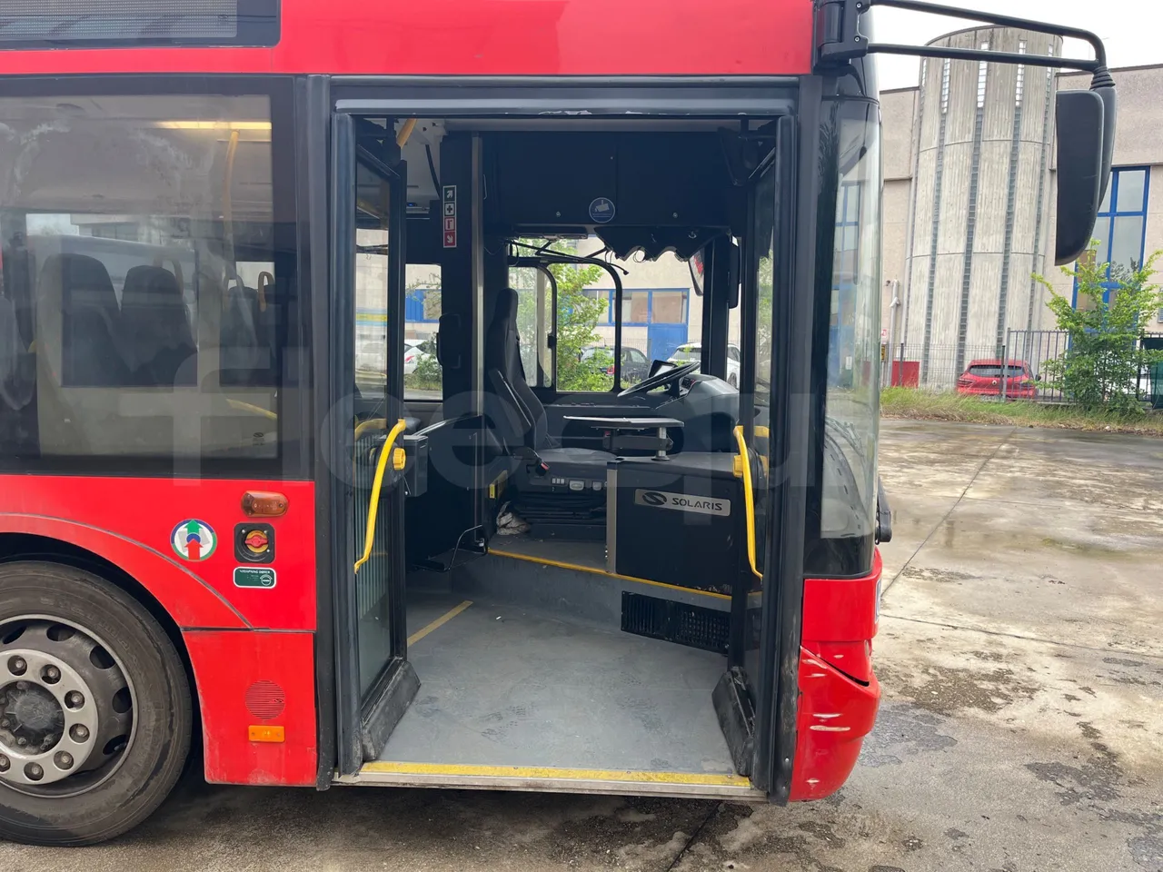 Solaris Urbino 12 - Euro6 - 240kW - 12mt - front door 1 open