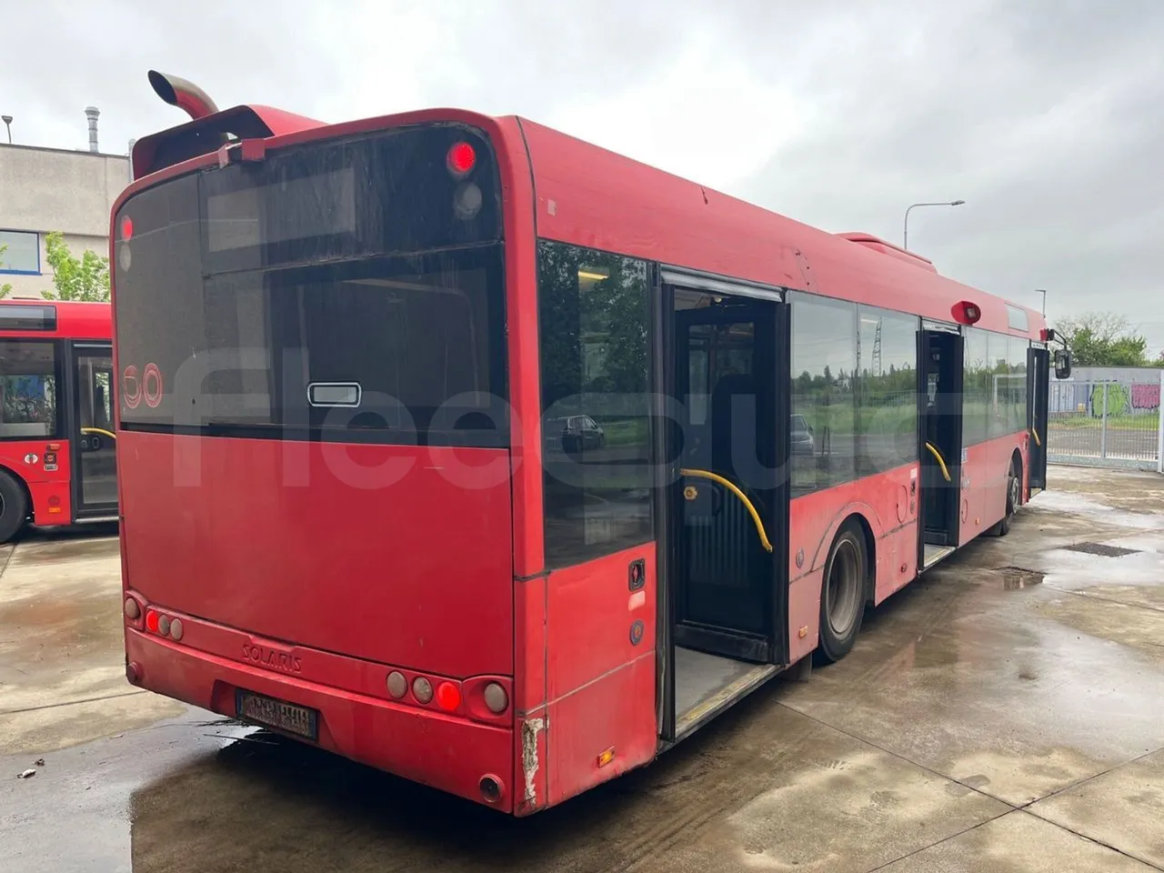 Solaris Urbino 12 - Euro6 - 240kW - 12mt - 3/4 right rear doors open