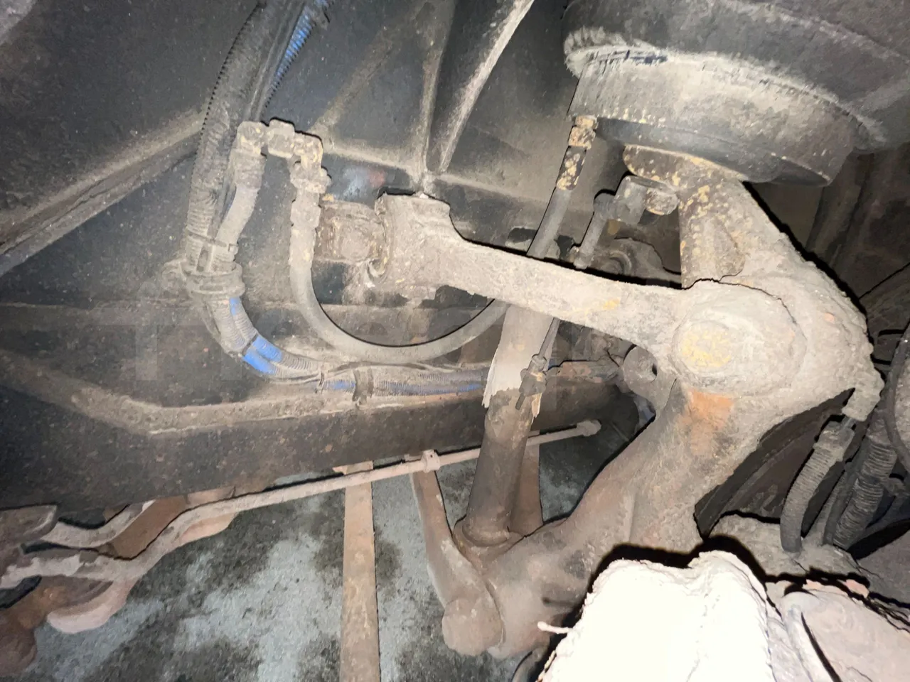 Solaris Urbino 12 - Euro6 - 240kW - 12mt - front shock absorbers left