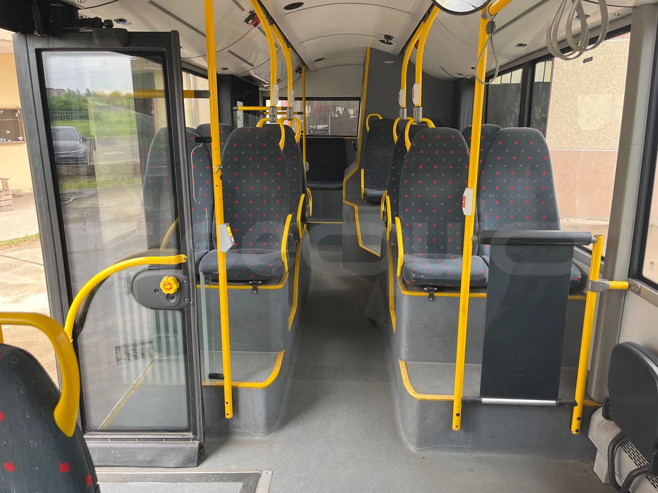 Solaris Urbino 12 - Euro6 - 240kW - 12mt - reverse view middle aisle