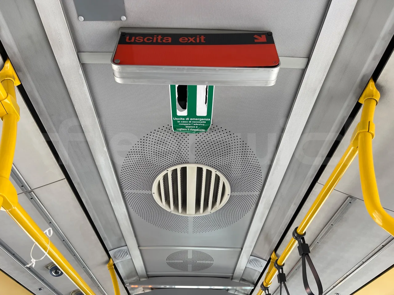 Mercedes-Benz O 530 G- 3P - Euro5 - 260kW - 17.940mt - roof hatch 2