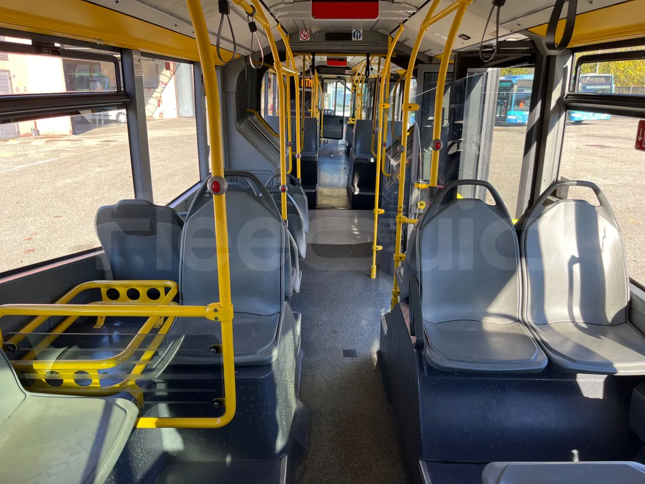 Mercedes-Benz O 530 G- 3P - Euro5 - 260kW - 17.940mt - forward view all seats last row height