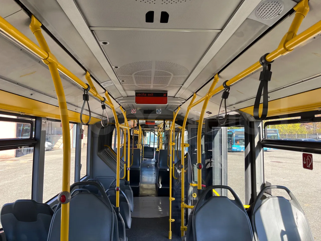 Mercedes-Benz O 530 G- 3P - Euro5 - 260kW - 17.940mt - overhead compartments photo