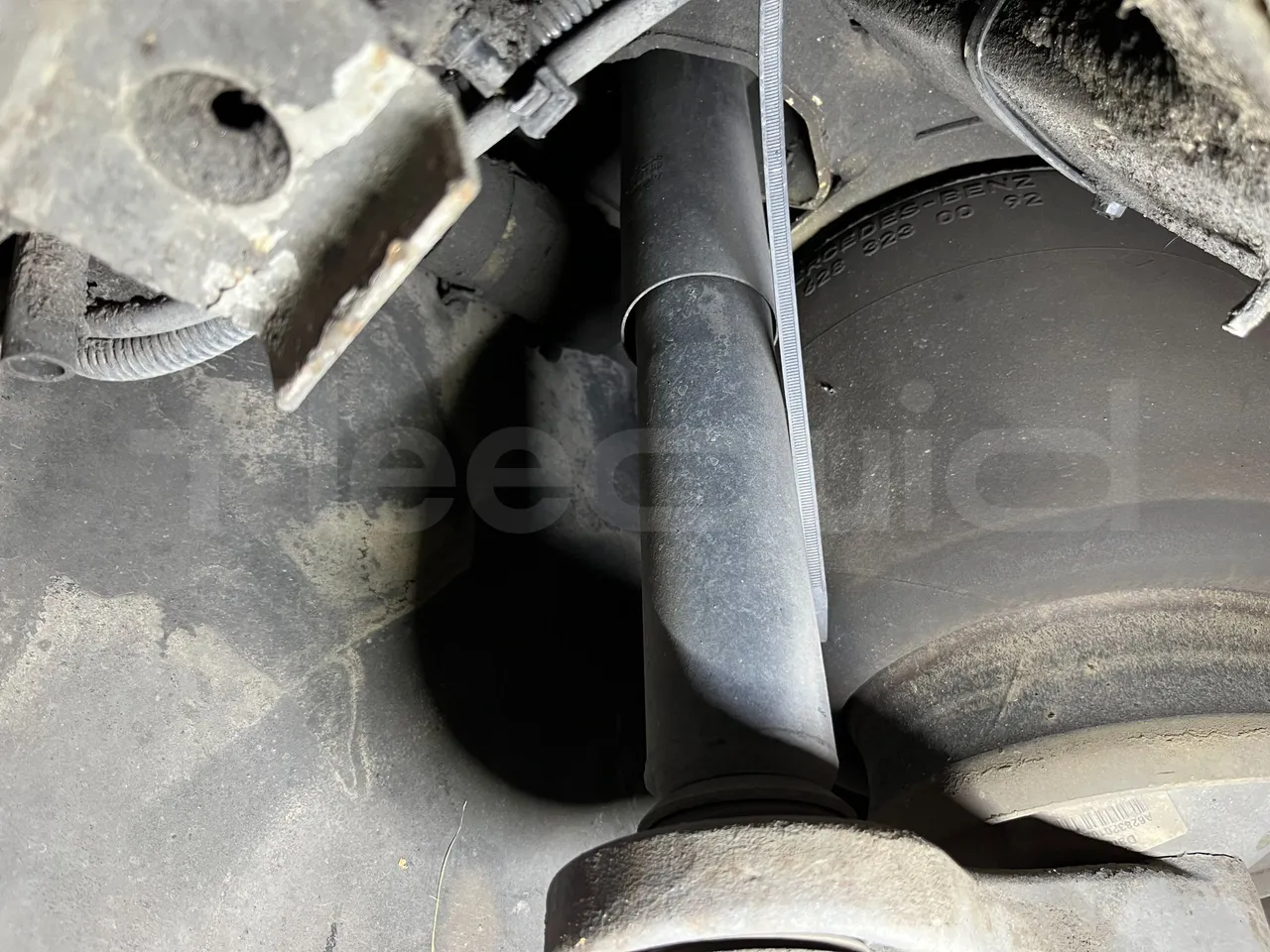 Mercedes-Benz O 530 G- 3P - Euro5 - 260kW - 17.940mt - axle 2 shock absorbers 2 left
