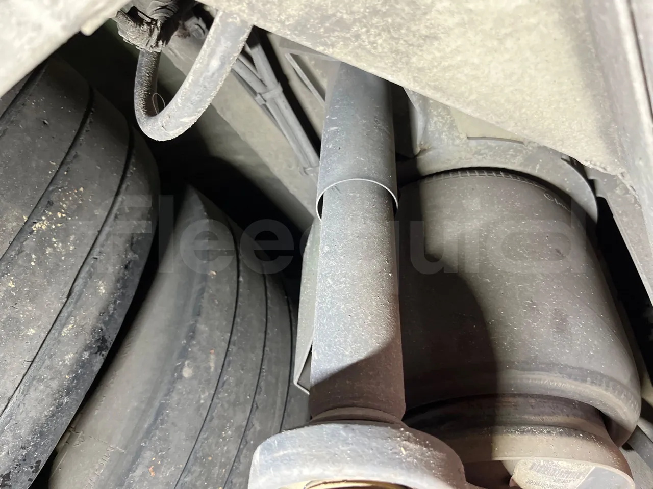 Mercedes-Benz O 530 G- 3P - Euro5 - 260kW - 17.940mt - axle 2 shock absorbers 1 right