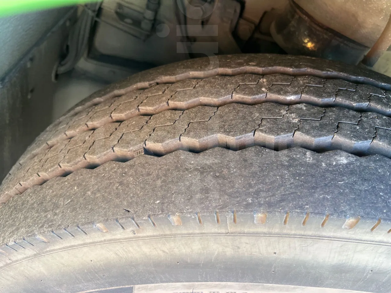 Mercedes-Benz O 530 G- 3P - Euro5 - 260kW - 17.940mt - rear left tire photo