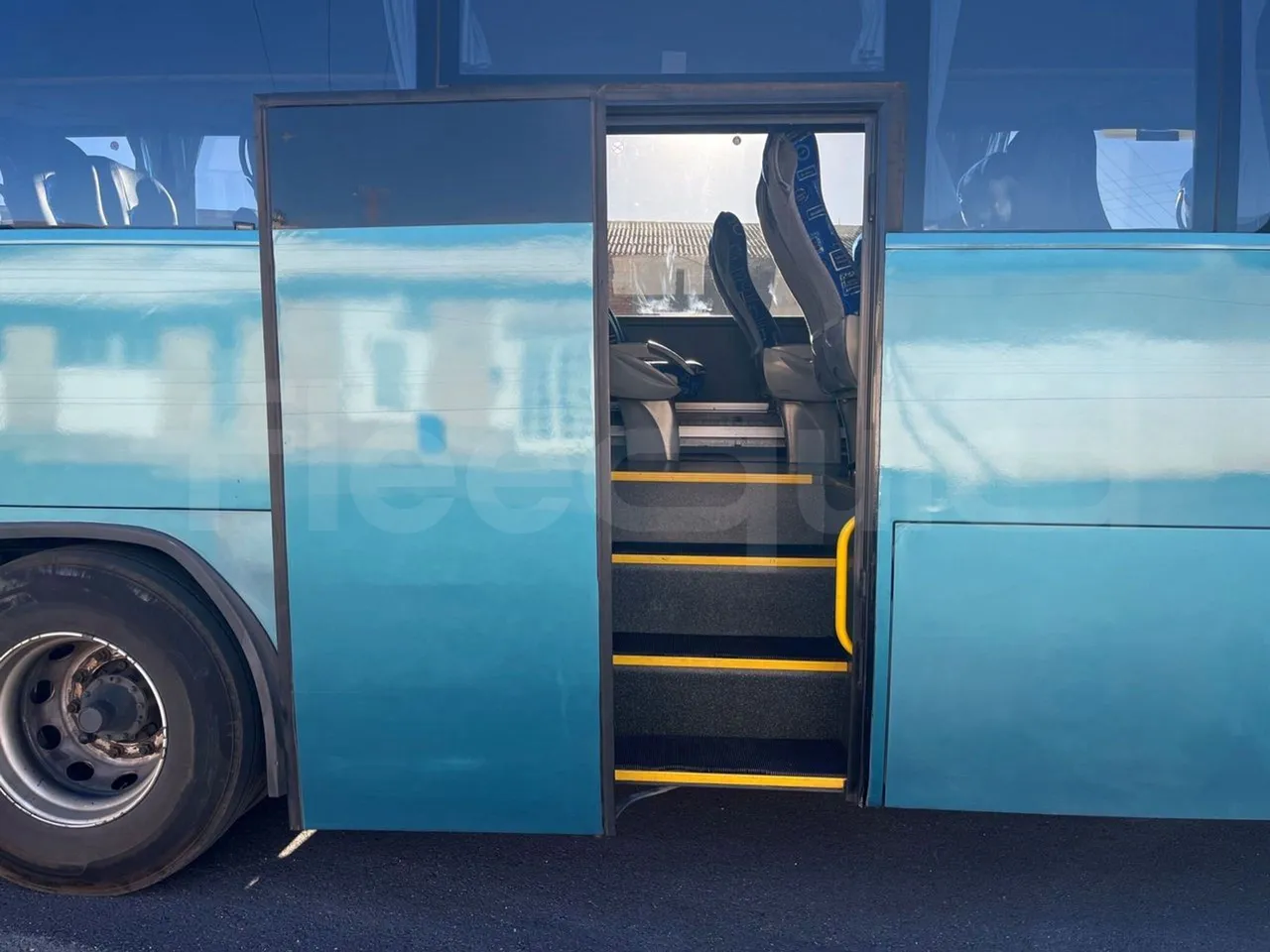 Irizar Scania K310IB4X2 - EUR4 - 228kW - 12.320m - front door 2 open