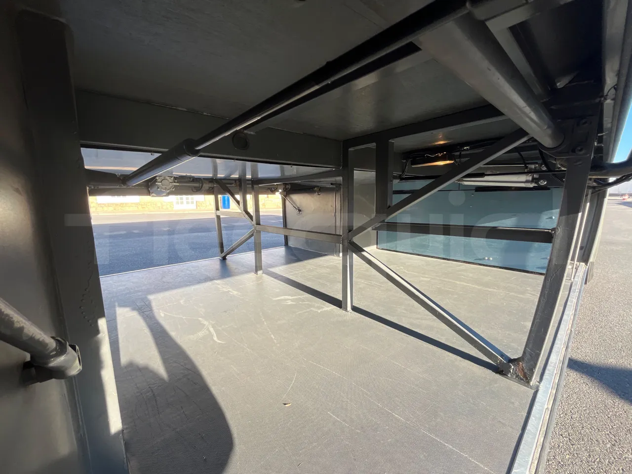 Irizar Scania K310IB4X2 - EUR4 - 228kW - 12.320m - 3/4 right front doors open