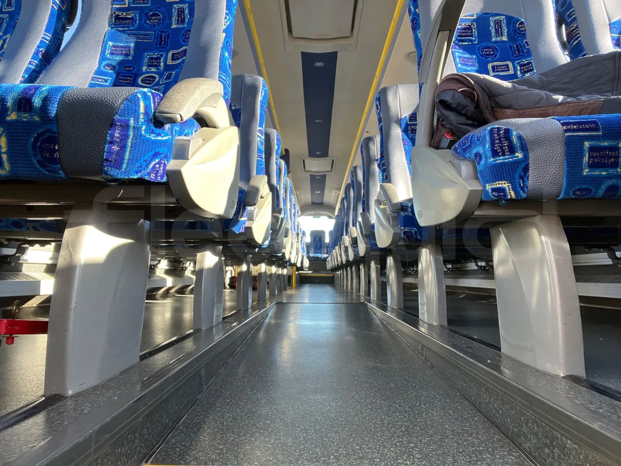 Irizar Scania K310IB4X2 - EUR4 - 228kW - 12.320m - usb charging detail